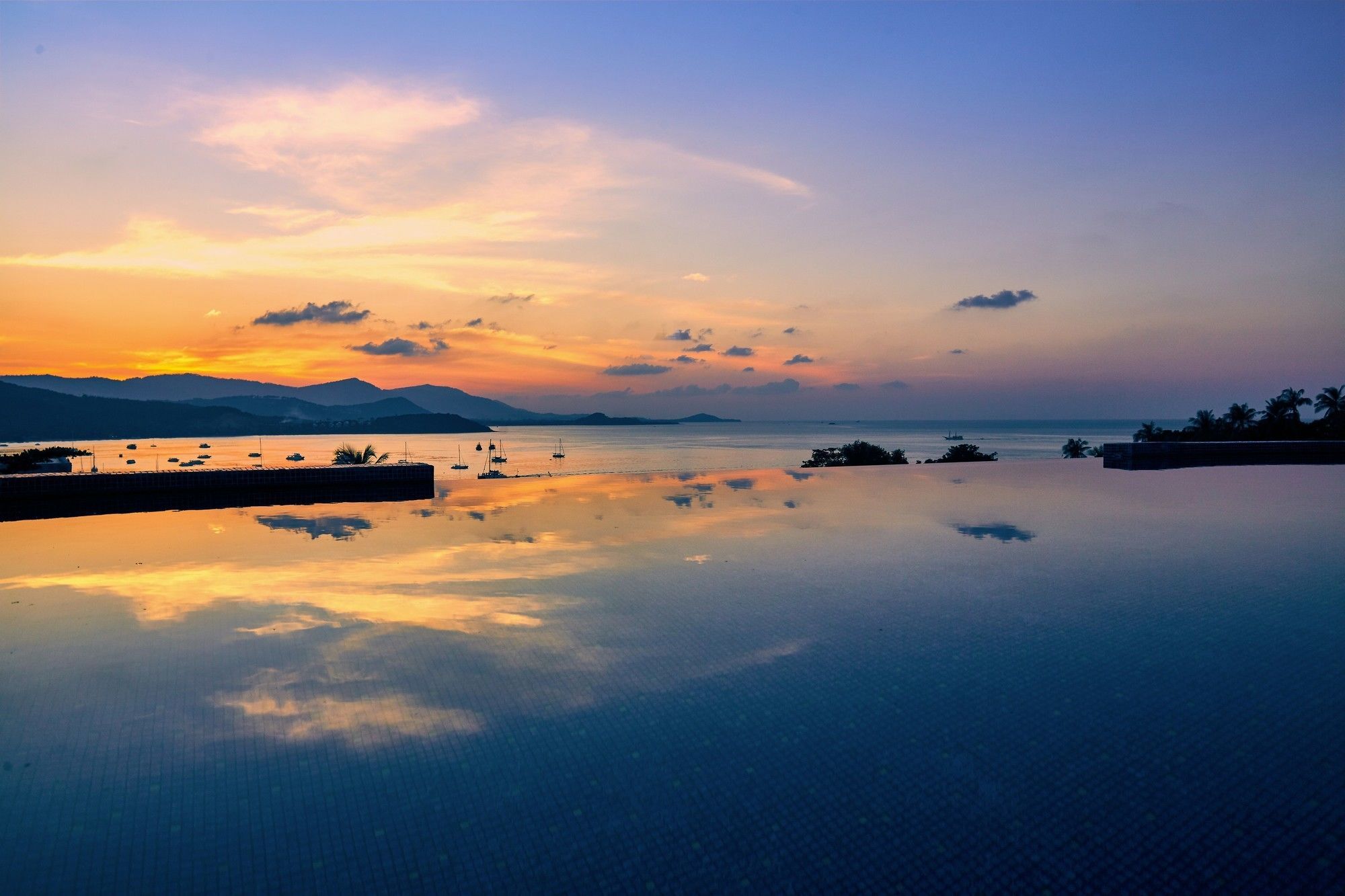 NB Villa Vimana Bang Rak Beach  Esterno foto